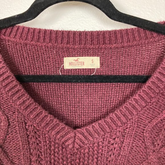 3/$20 Hollister Knit V Neck Sweater Size S - Picture 3 of 3